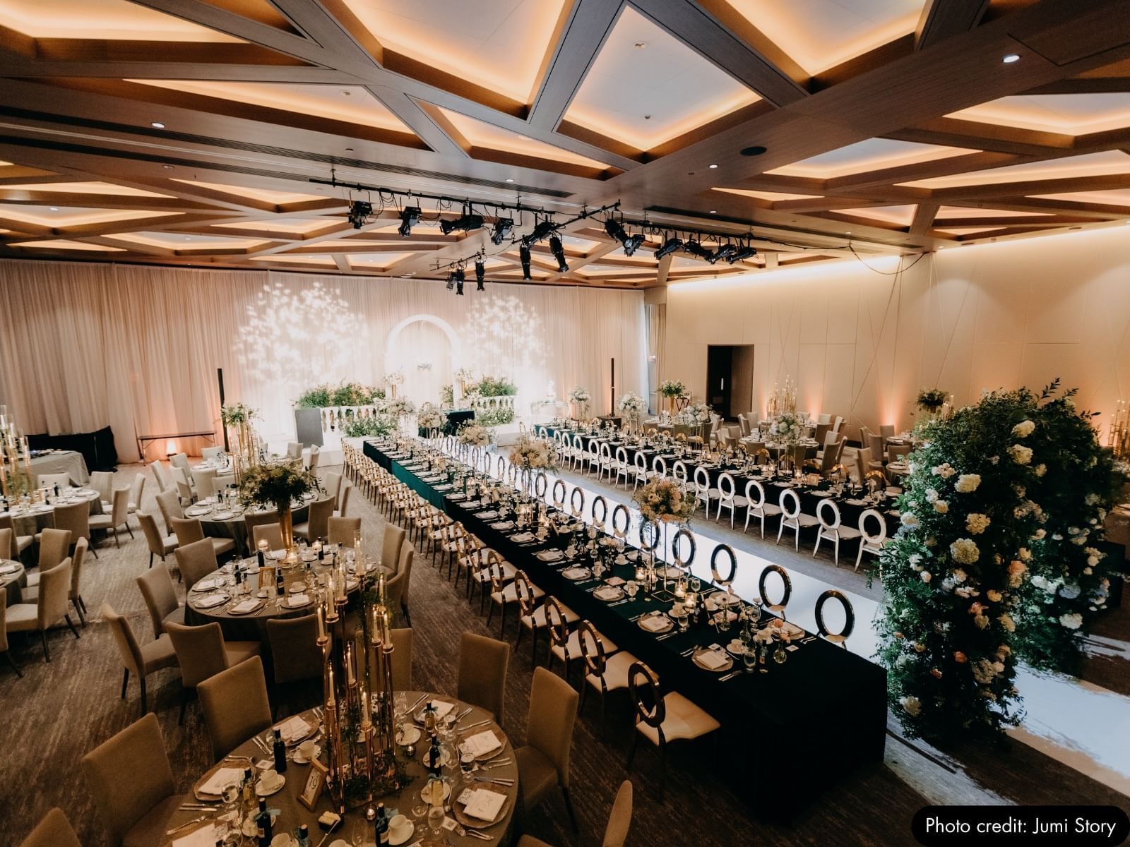 Luxury Weddings \u0026 Tailored Experiences | Paradox Vancouver, image size:1600x1200
