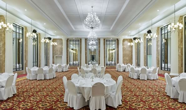 Banquets tables arranged in Ballroom at Titanic Gendarmenmarkt Berlin