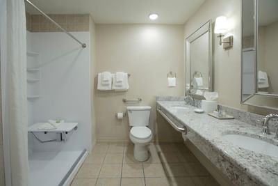Music Road Resort Hotel - Roll-in Shower