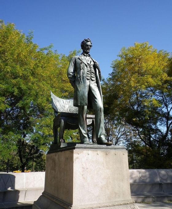 Statue in Lincoln Park