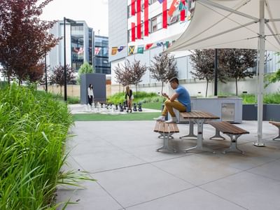 UniLodge @ANU Warrumbul Lodge Canberra_Main Courtyard