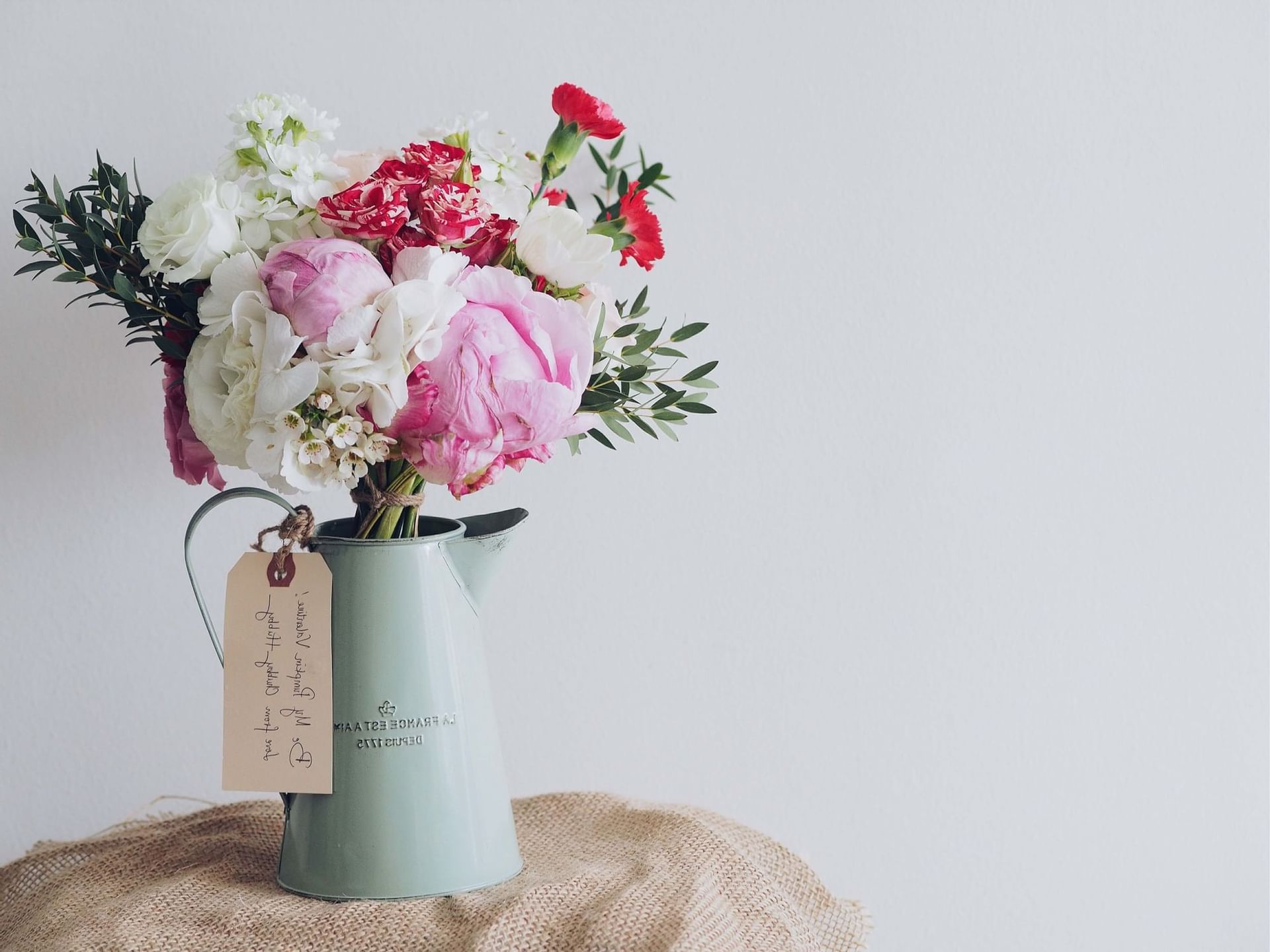 Close-up of a vase of flowers used at Hotel Amiens Sud