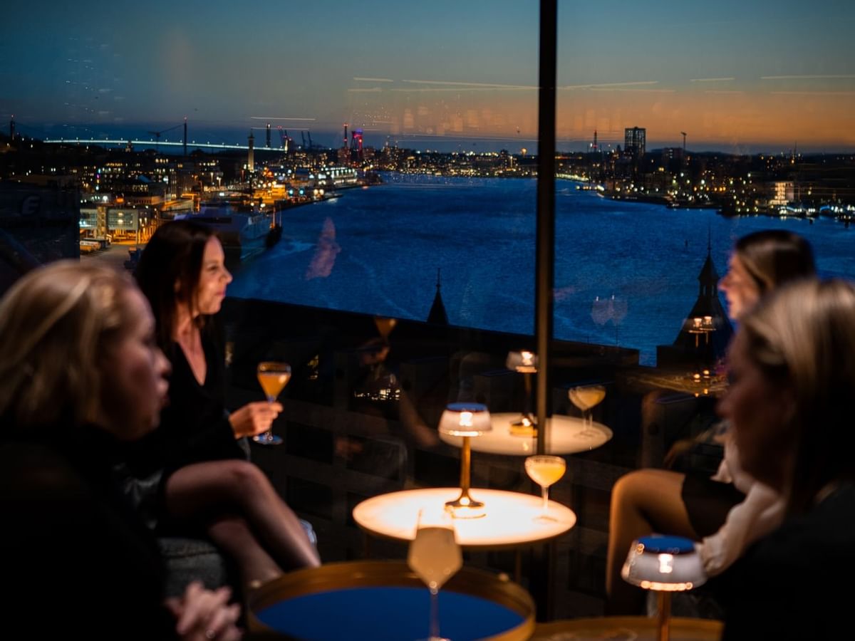 View Skybar & Restaurant at Hotel Riverton