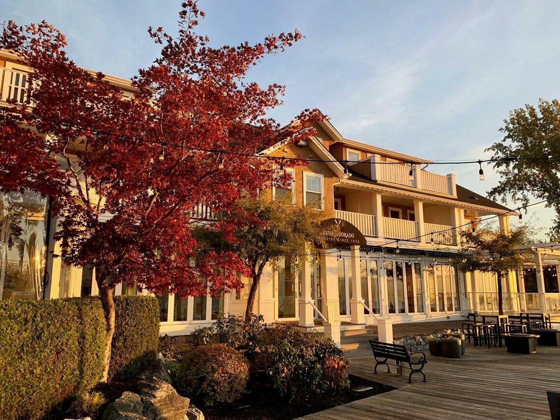 Exterior view of Manteo Resort by the boardwalk