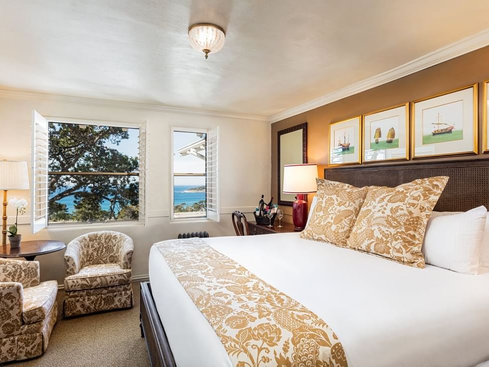 Ocean View King Room with one bed at Pine Inn