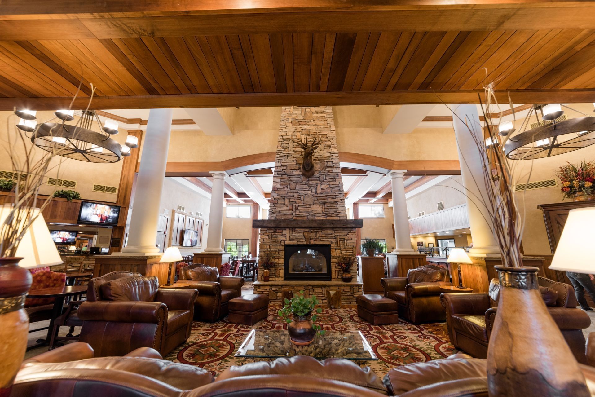 Places To Stay In Ruidoso NM MCM Elegant Lodge Suites   Lobby1 Opt 