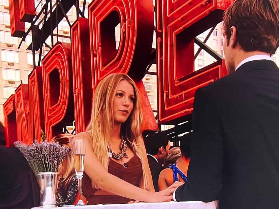 Gossip Girl's Serena and Nate atop the Empire Hotel