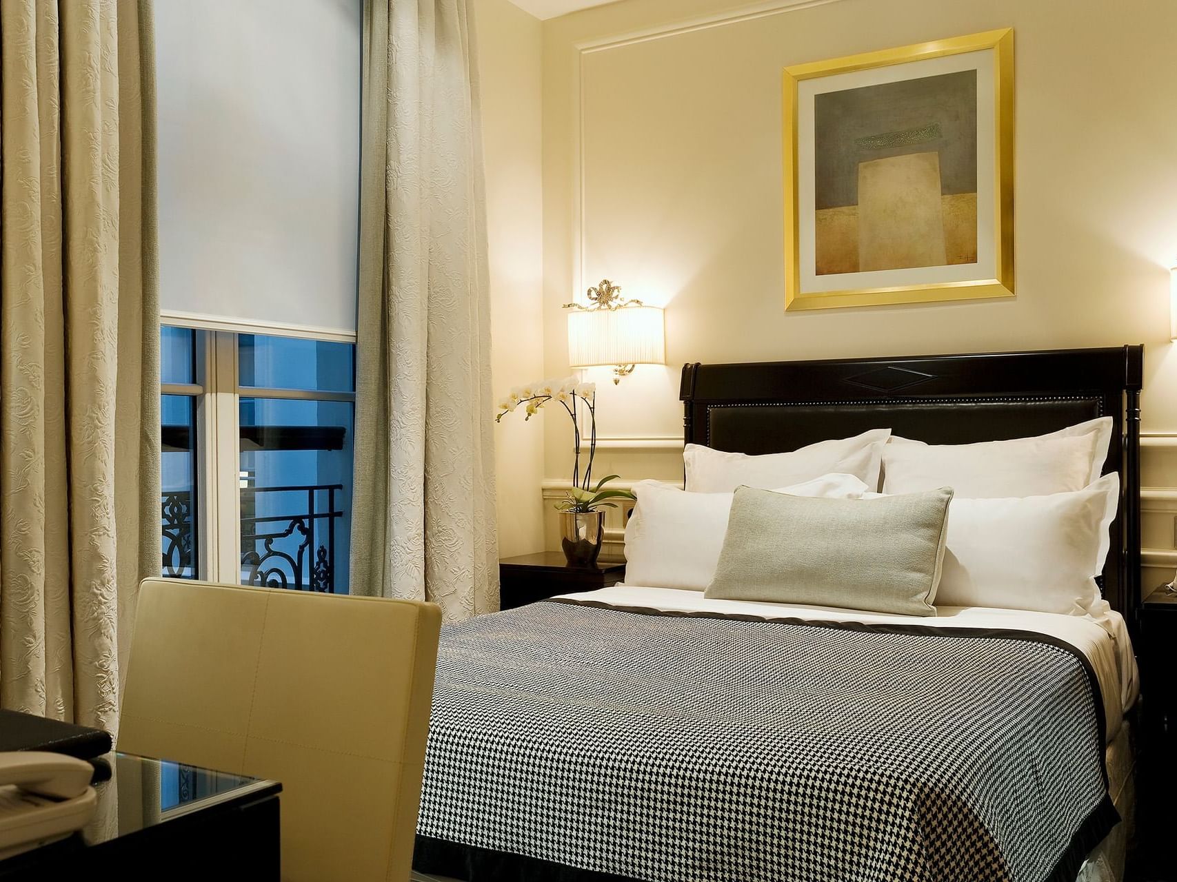 A view of the Petite Suite on the 23rd floor - Picture of Paris