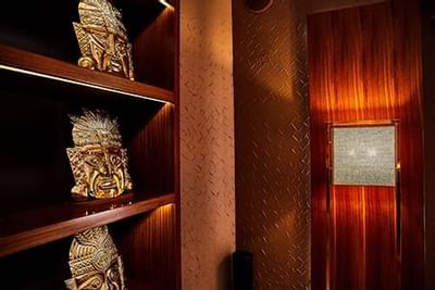 Close up of a shelf decorated with ornaments at Hotel Sumaq