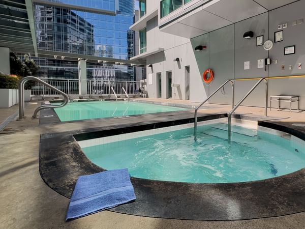 Vancouver hotel outdoor pool