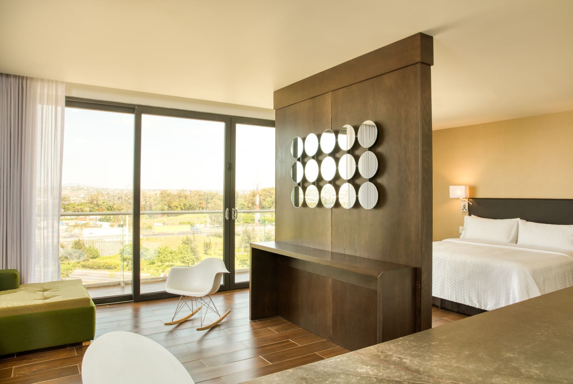 AMPLIAS HABITACIONES