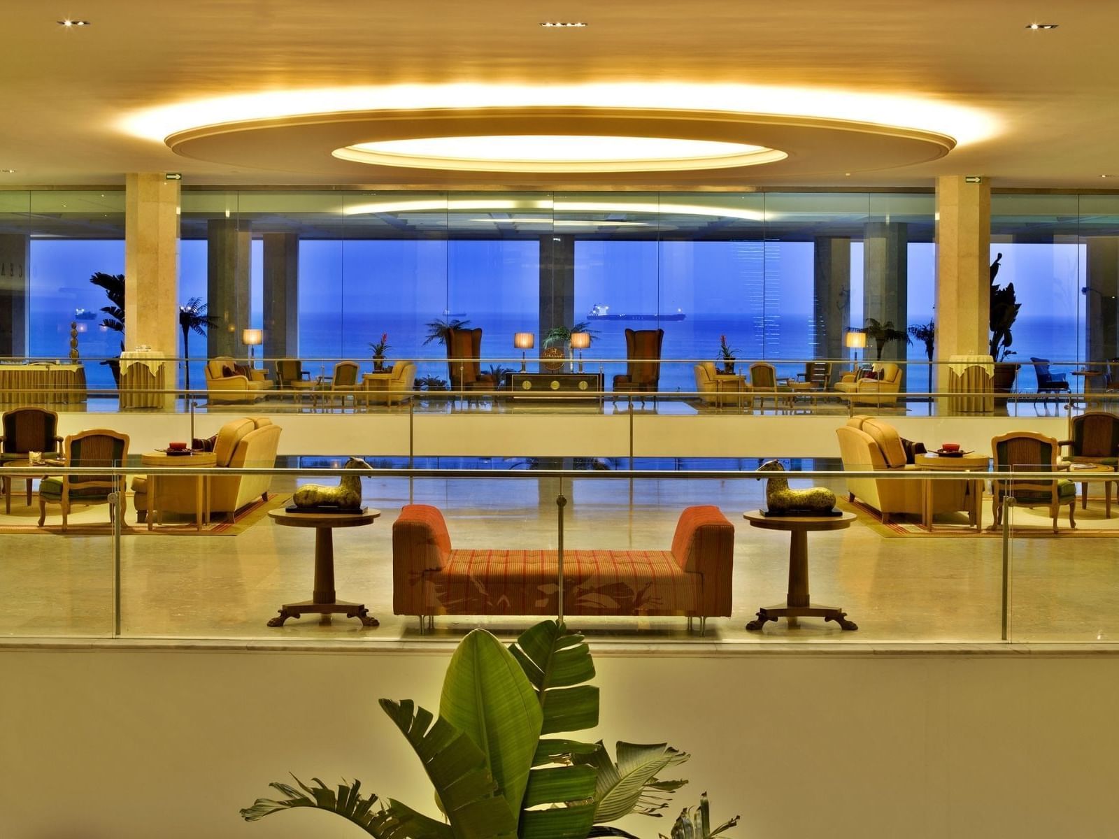 Lounge area in Gallery with a Sea view at Hotel Cascais Miragem Health & Spa