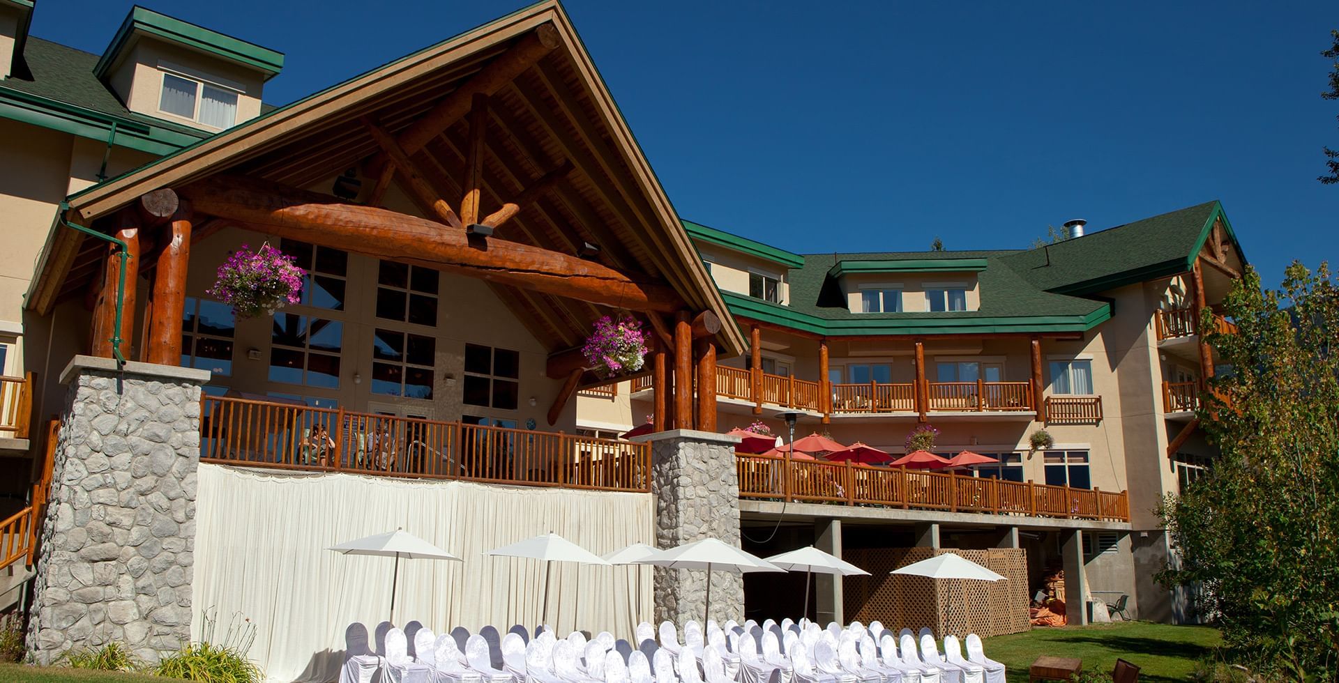 Contact Us at Coast Hillcrest Hotel | Revelstoke, British Columbia