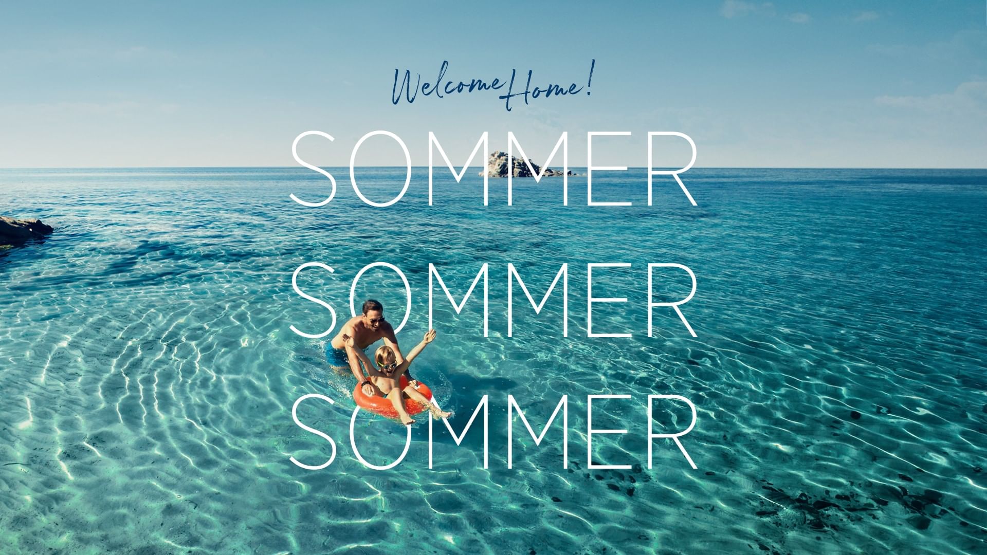 Strandszene mit Familie und Willkommen-Text überlagert bei Falkensteiner Group