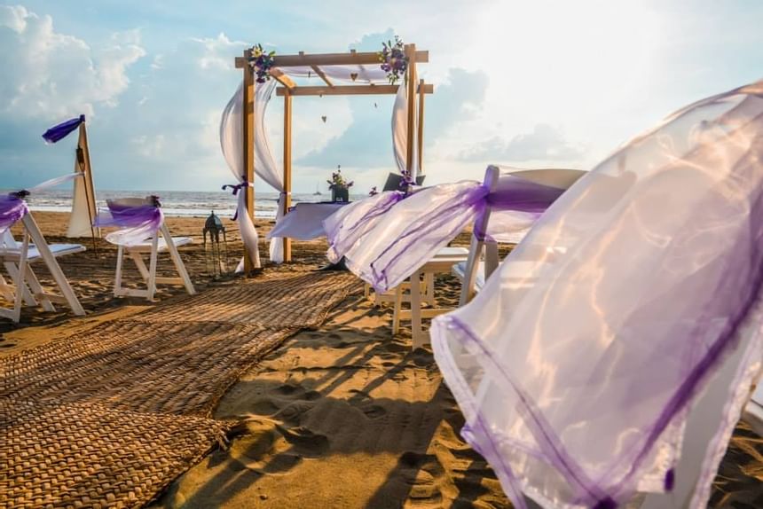 A wedding ceremony by the beach at Hotel Villa Varadero
