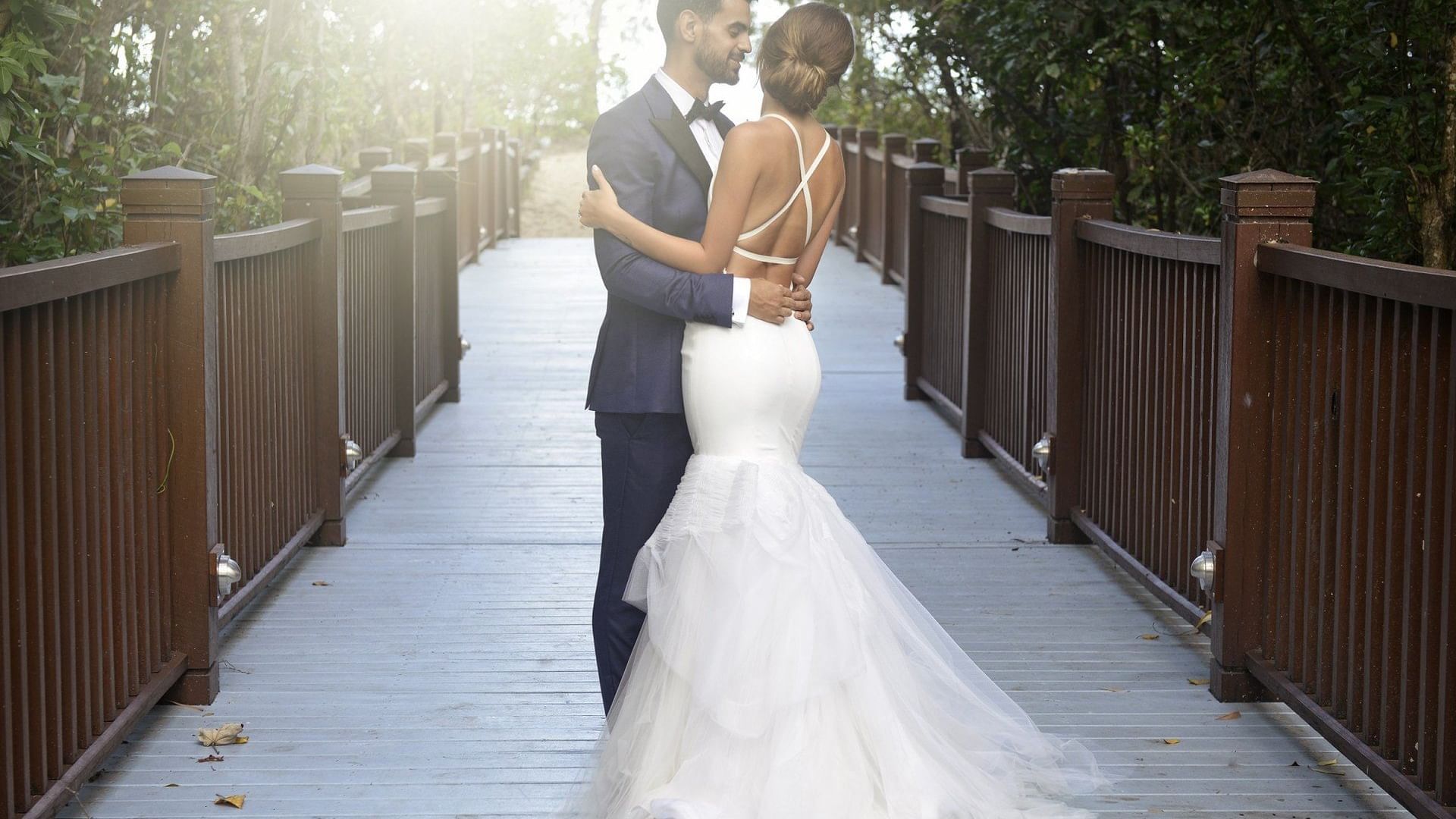 Bride and groom at Pullman Palm Cove
