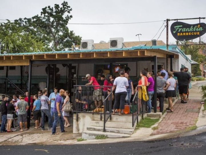 The busy Franklin Barbecue restaurant near Austin Condo Hotel