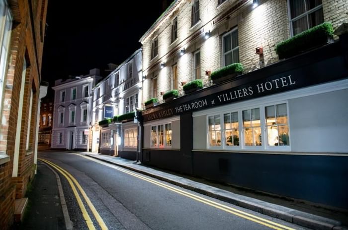 Night time view of Villiers Hotel in Buckingham