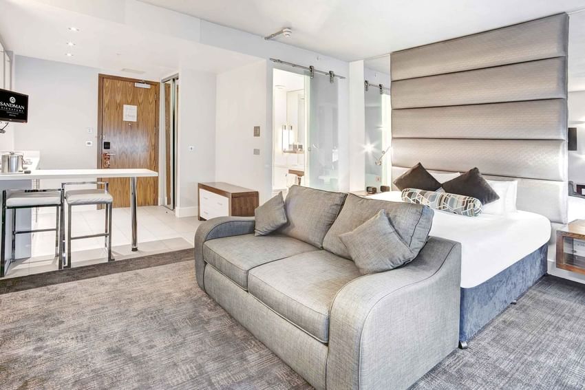 Corporate King Studio at Sandman Signature Newcastle Hotel