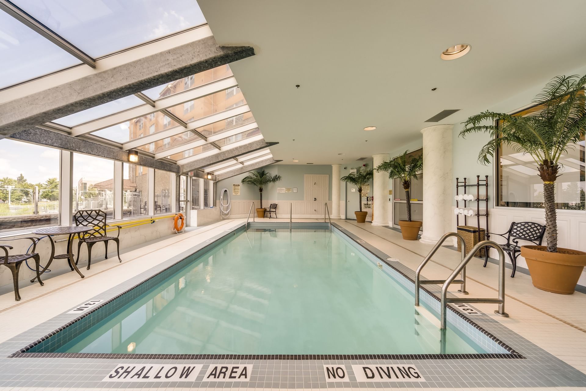 Indoor Pool - Monte Carlo Inns - Downtown Markham