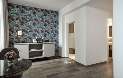 Living area in Harmonia Room at Sublimis Boutique Hotel Camogli