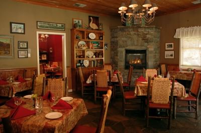 Restaurant tables in Cambria Pines Lodge