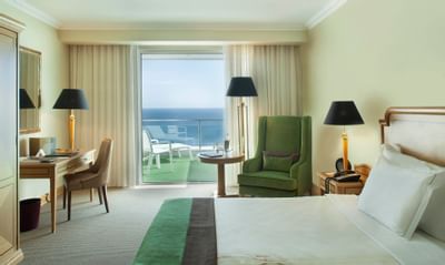 Comfy Bed Room at Hotel Cascais Miragem