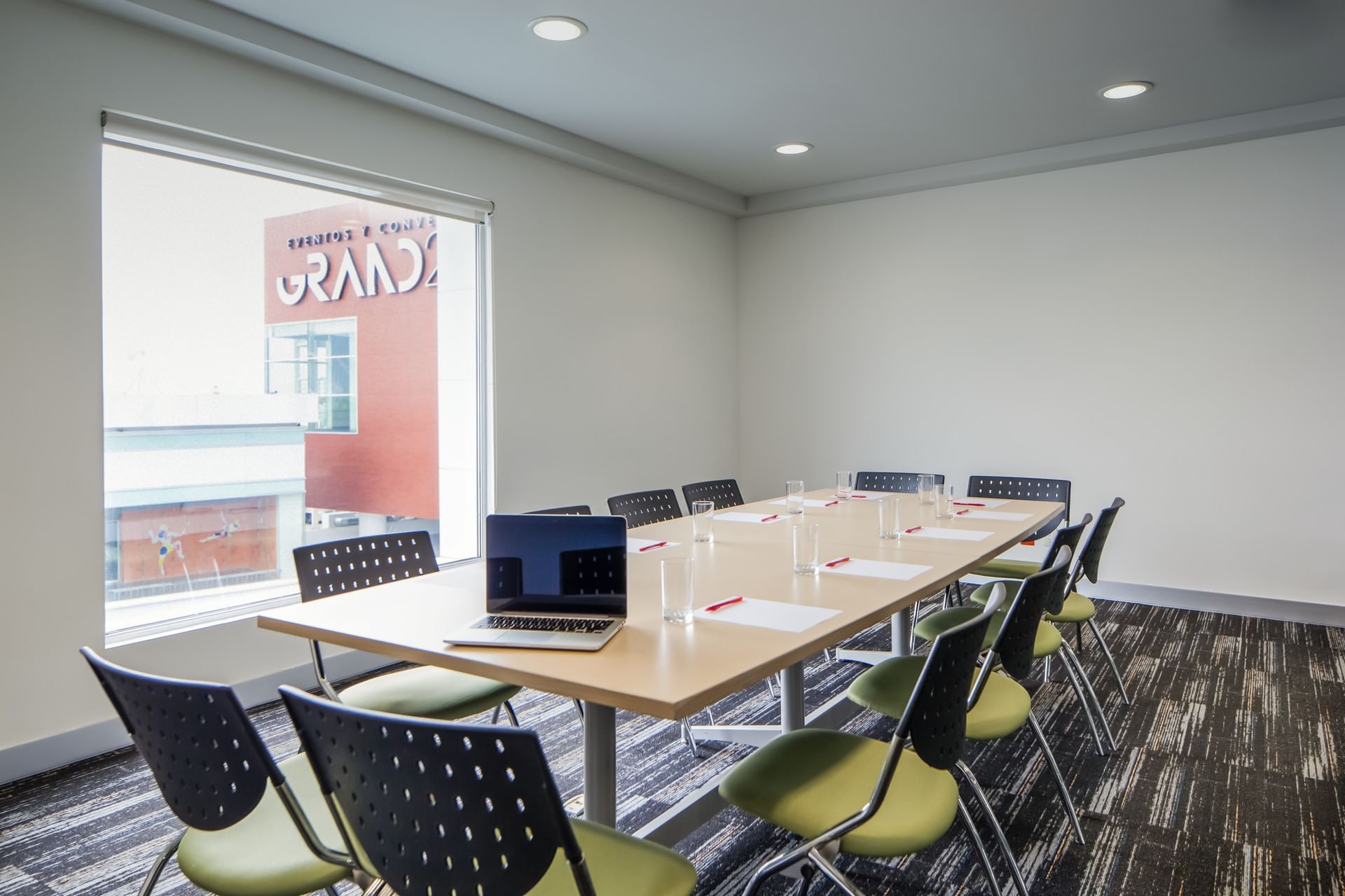 TRABAJA CON COMODIDAD