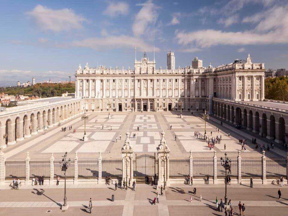 Historic palaces and residences in Madrid