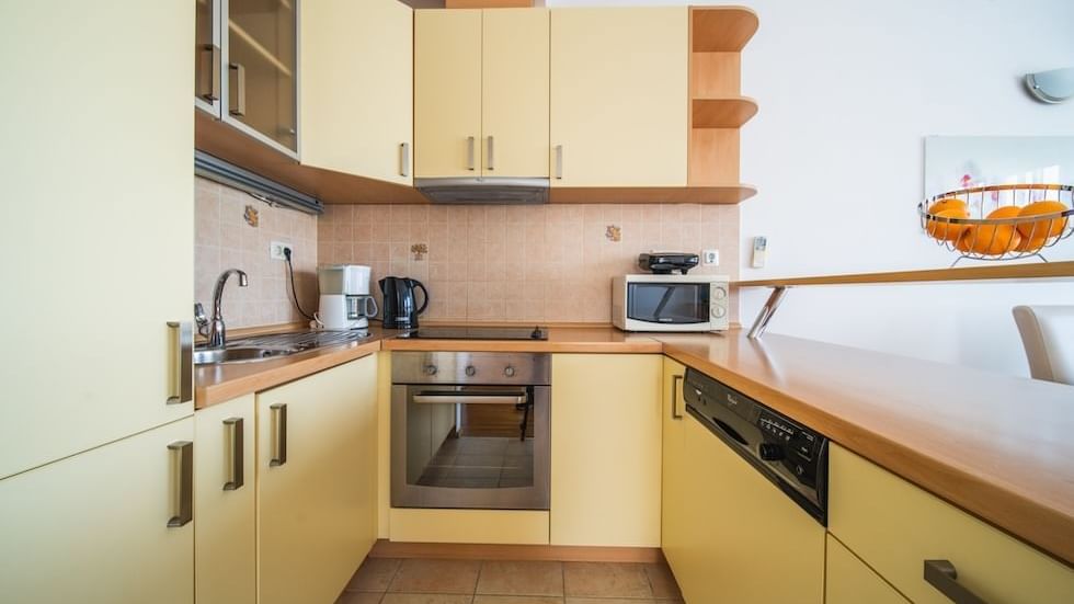 Two-Bedroom Apartment with balcony, guests Pervanovo Apartments