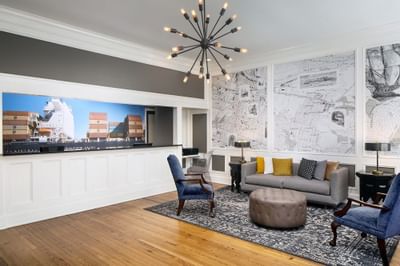 Interior & decor of the lobby area at River Street Inn