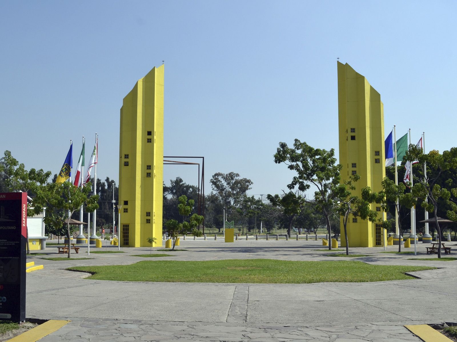 Entrance of Parque Metropolitano Hotel Guadalajara