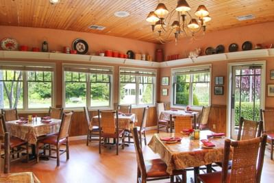 Garden Room in Cambria Pines Lodge