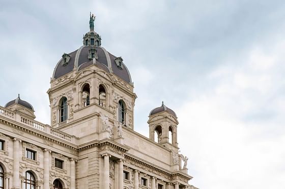 Turm des Gebäudes des kunsthistorischen Museums. Sehenswürdigkeit für einen Städtetrip in Wien. 