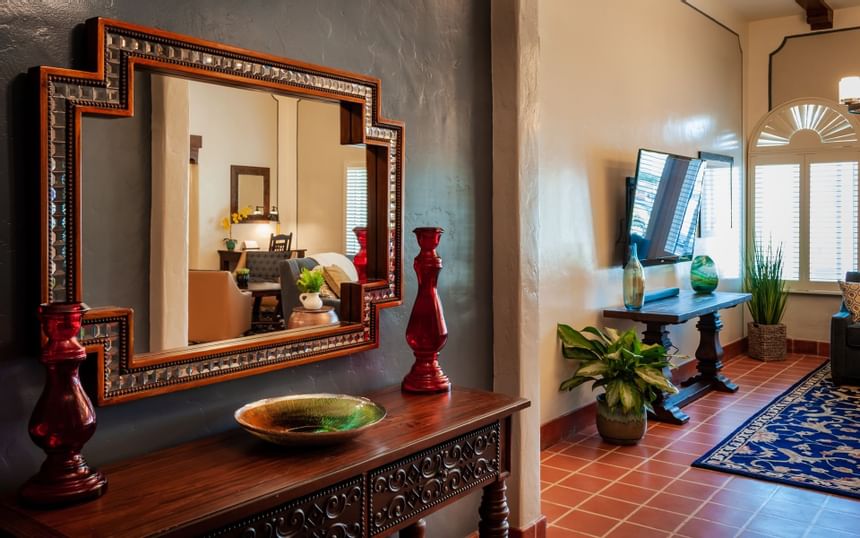Entrance of Casa Grande | Hotel Deals in Coronado | El Cordova Hotel