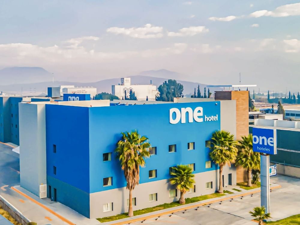 Vista exterior de ángulo alto de One Saltillo Aeropuerto