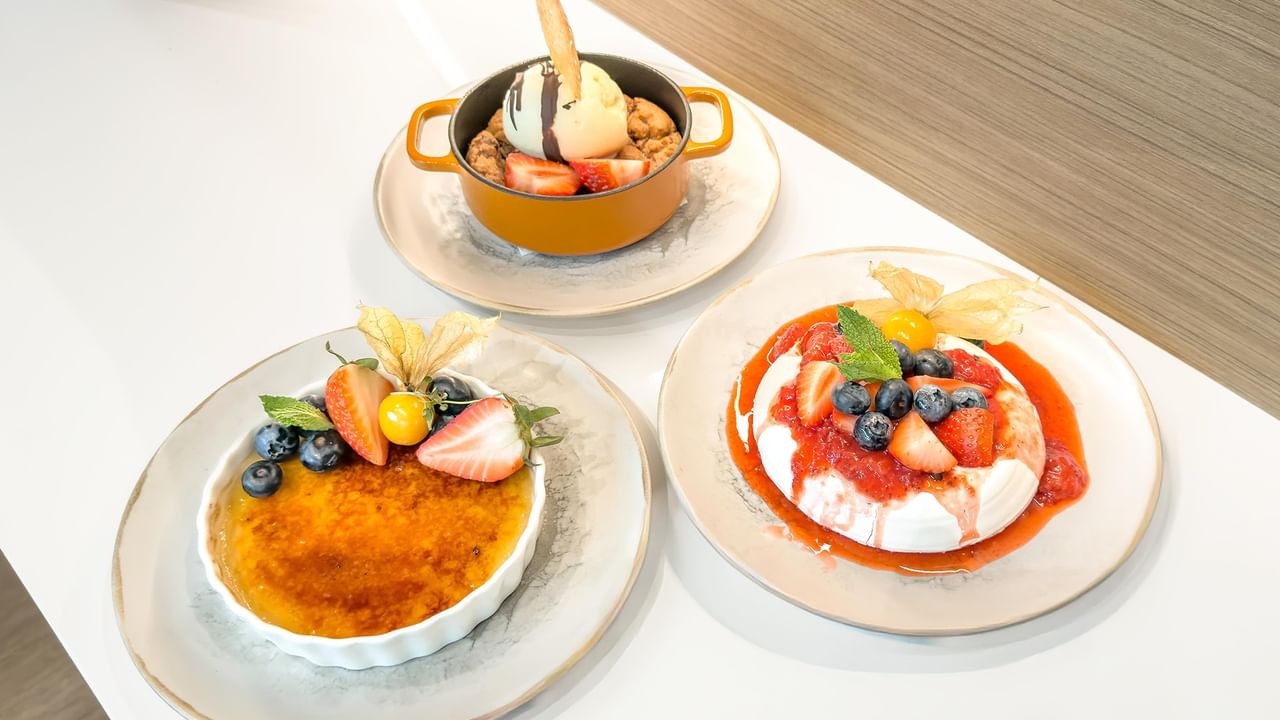 Dessert plates