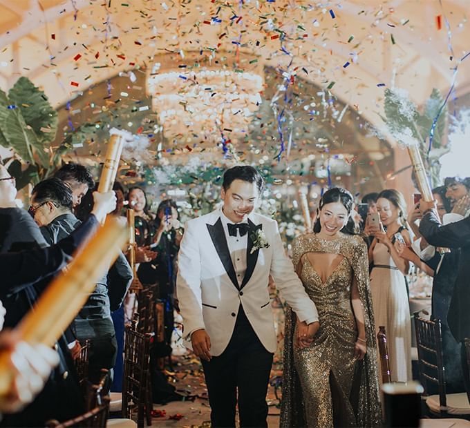 Wedded couple in their wedding ceremony at The Fullerton Hotel Singapore