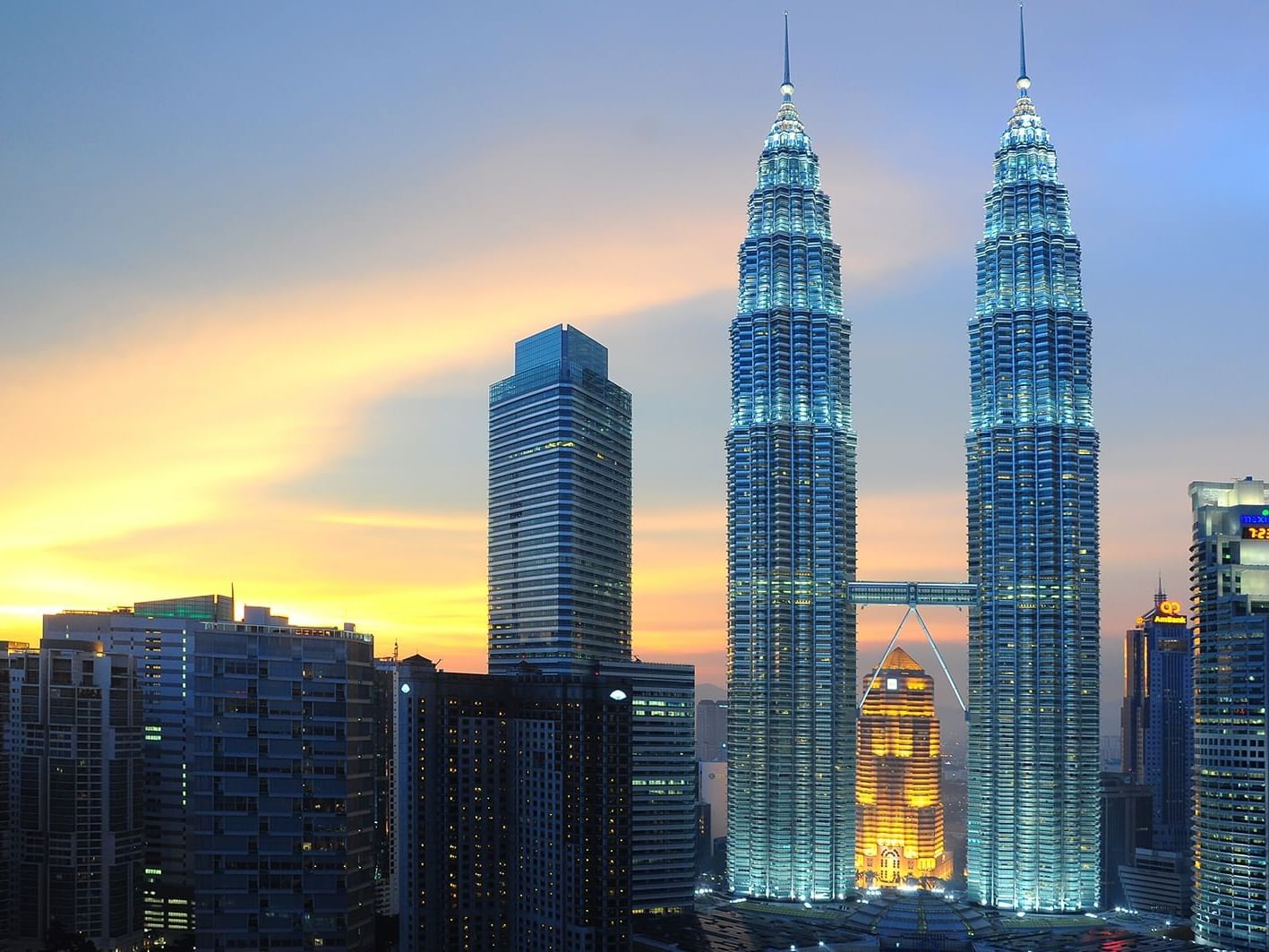 The iconic Petronas Twin Towers
near Gardens hotels & residence