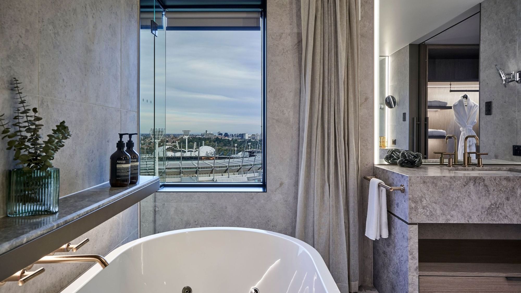 WILLIAM CLARKE SYK VILLA BATHROOM