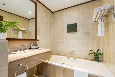 Vanity in Deluxe Room City View at Chatrium Hotel Royal Lake