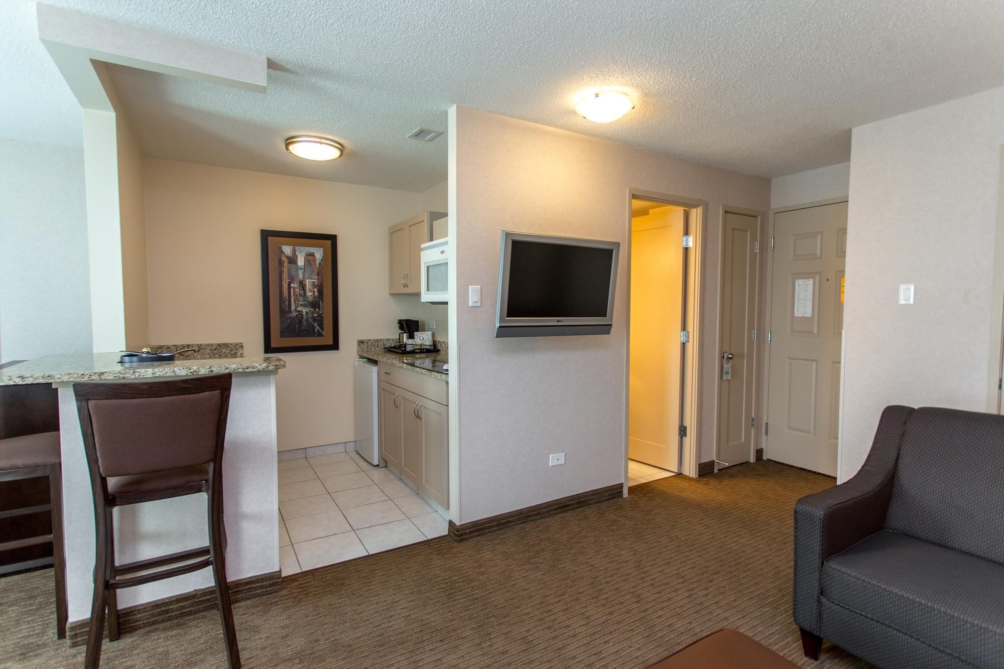 Premium Studio Queen Limited Kitchenette