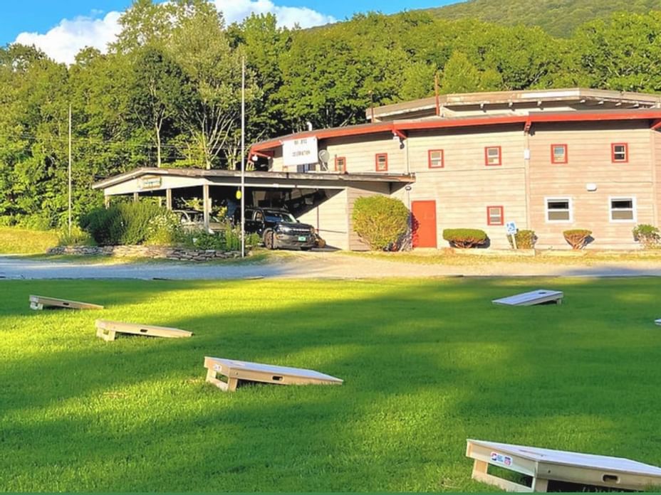 Roundhouse Bar & Grill Green Mountains VT Restaurant