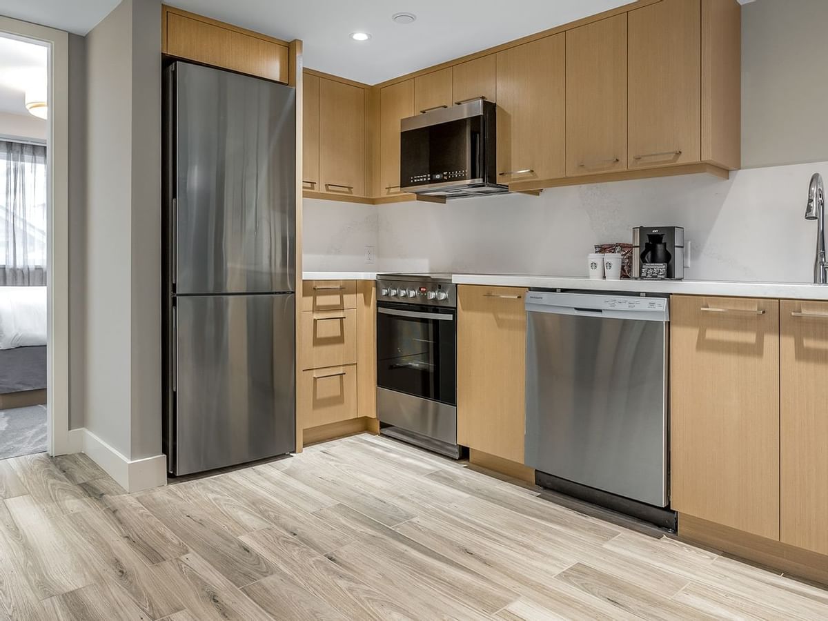 Coast Premium Two Queens Suite - Kitchen