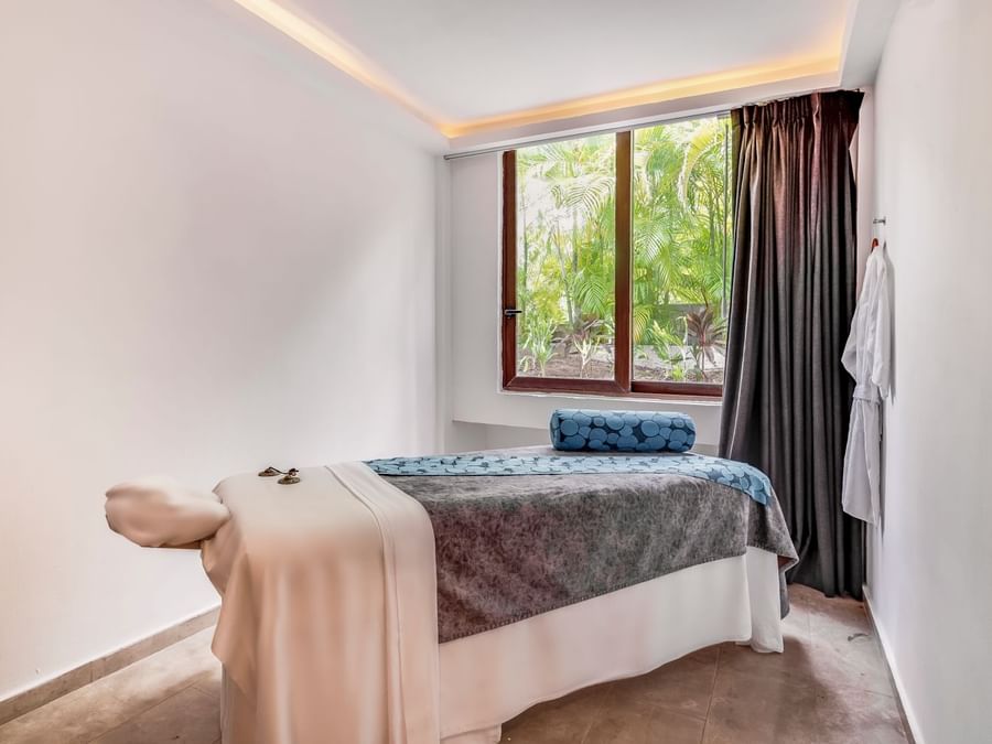 Spa bed in Na'Ha 'Spa at FA Cozumel All Inclusive