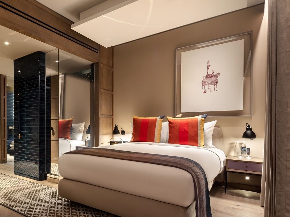 The Londoner Hotel - Bedroom