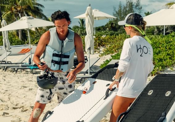 Tourist & guide with E-foils at H2O Life Style Resort