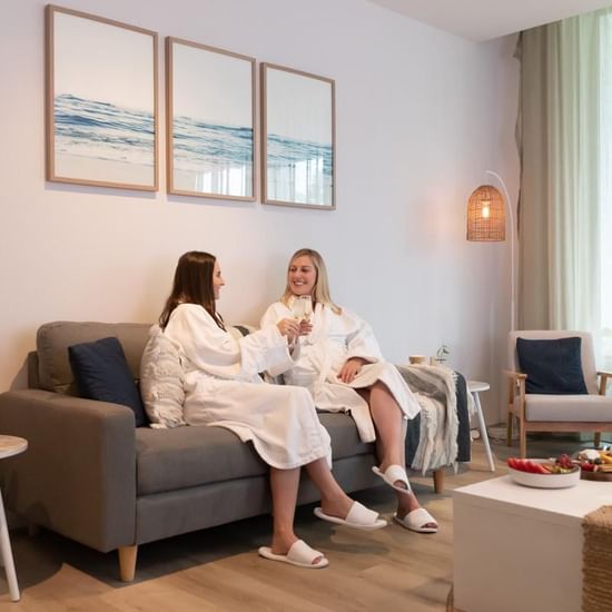 Ladies relaxing in the lobby of Vie Spa Magenta at Pullman Magenta Shores