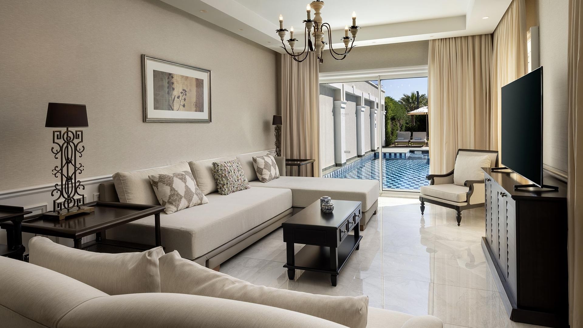 Lagoon Duplex Suite with Private Pool, havuz manzarası, Titanic Deluxe Golf Belek, Antalya.