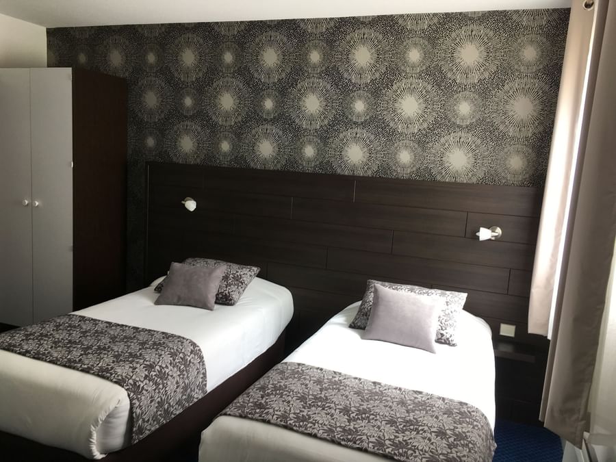 Twin Comfort room at The Originals Hotels
